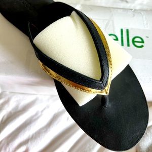 BNIB Cocobelle Made in Bali Leather Flip Flops/Sandals. Size 8.5 Eur 39